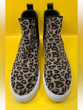 Steve Madden Women's Leopard Print Sneaker Booties Size 9m